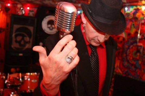 Dartgun and the Vignettes band image